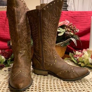 8M Boots Coconuts by Matisse